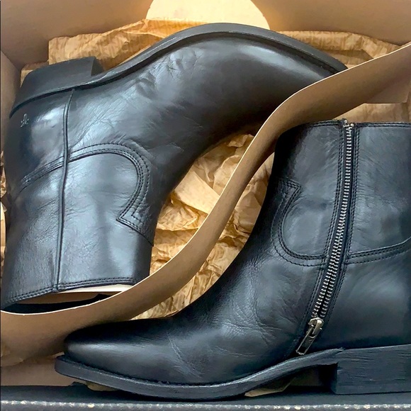 Brand new FRYE leather booties - Picture 4 of 6